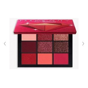 HUDA Beauty Ruby obsession eye shadow